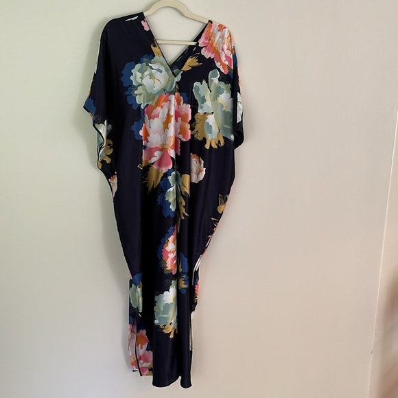 - Natori Hanami navy floral print caftan vneck size M - Picture 3 of 12